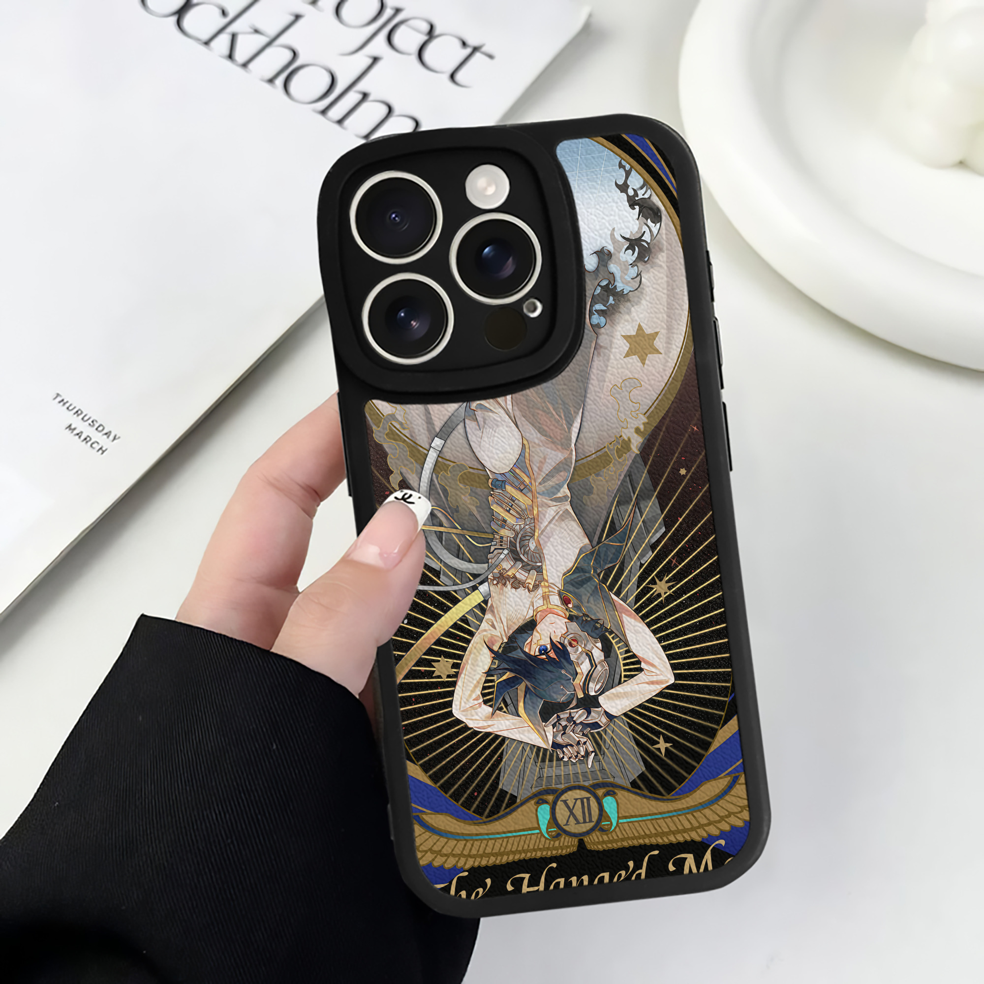 （画像用） 遊☆戯☆王 Yu-Gi-Oh! 【iPhone 16シリーズ対応】シリコンスマホケース（レザー調） 材質：シリコン